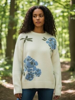 Ted Baker Cream Crewneck Sweater with Blue Floral Motif Size XL Pullover Wool